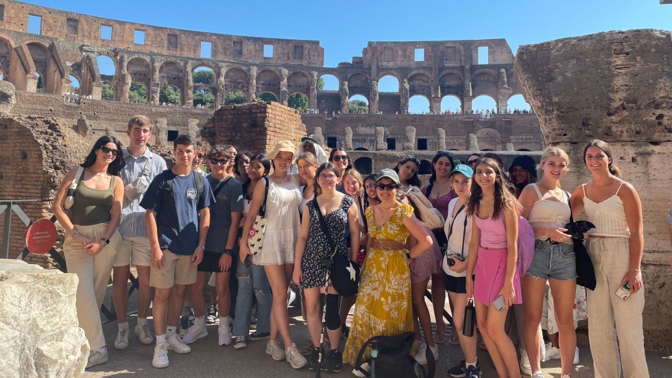 BEE Rome students at the Colosseum