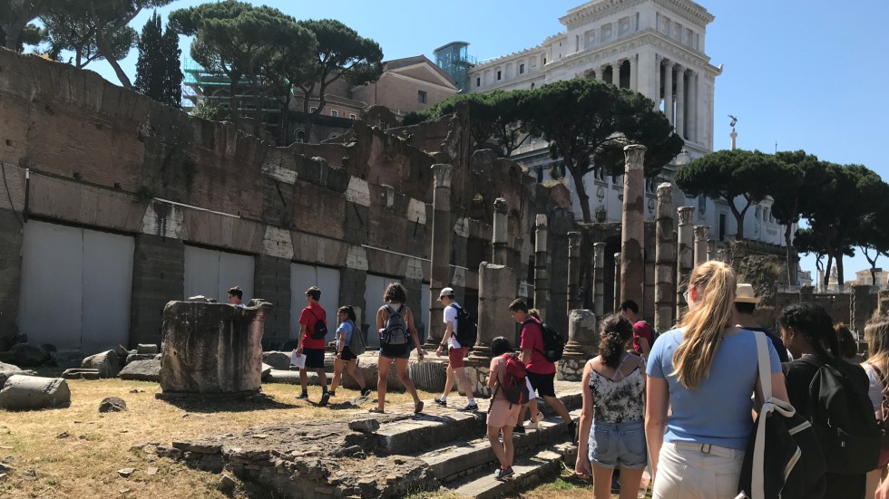 Pre-College students on an onsite field trip in Rome