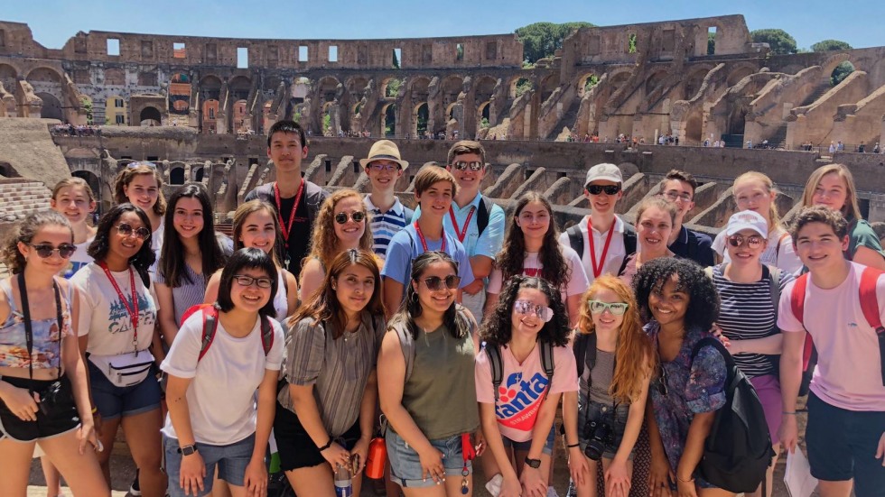 Group photo of students in Rome